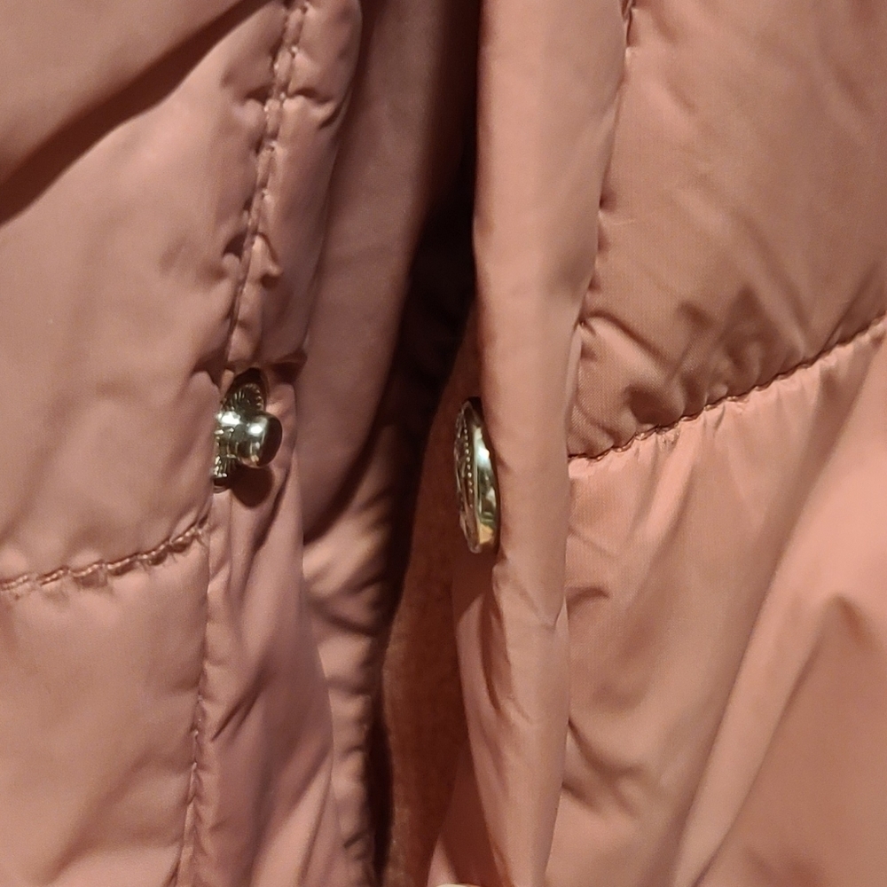 Old Navy Puffer Vest - Medium (CT1) - Picture 3 of 5